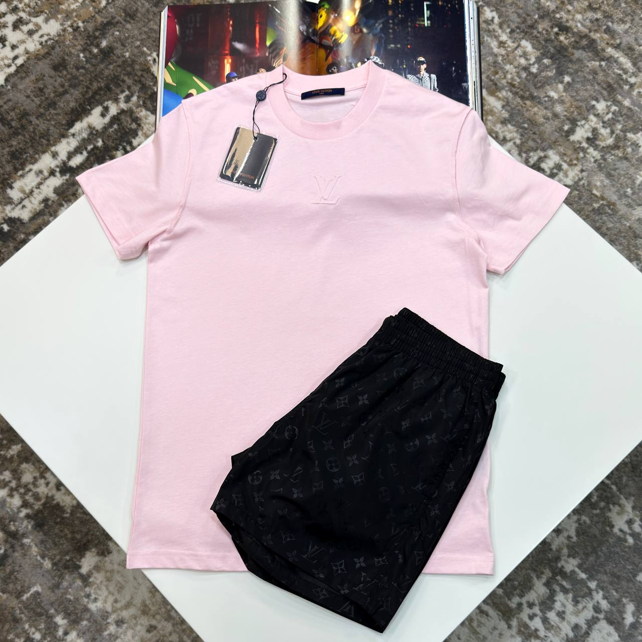 LVE Embossed Centre Pink